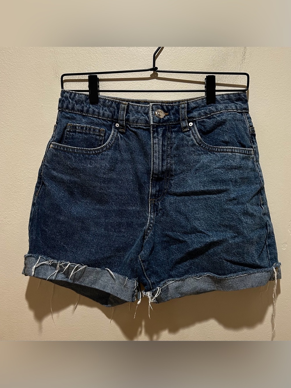 Cotton On Relaxed Denim Blue Frayed Hem Jean Shorts - Women’s Size 4